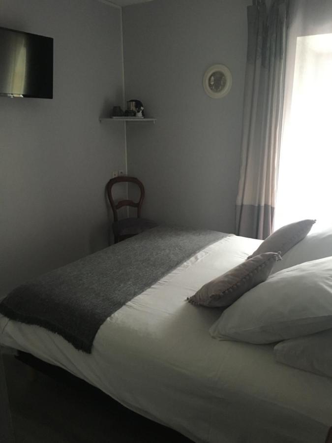 L'Un Des Sens Hotel Villefranche-de-Lonchat Esterno foto