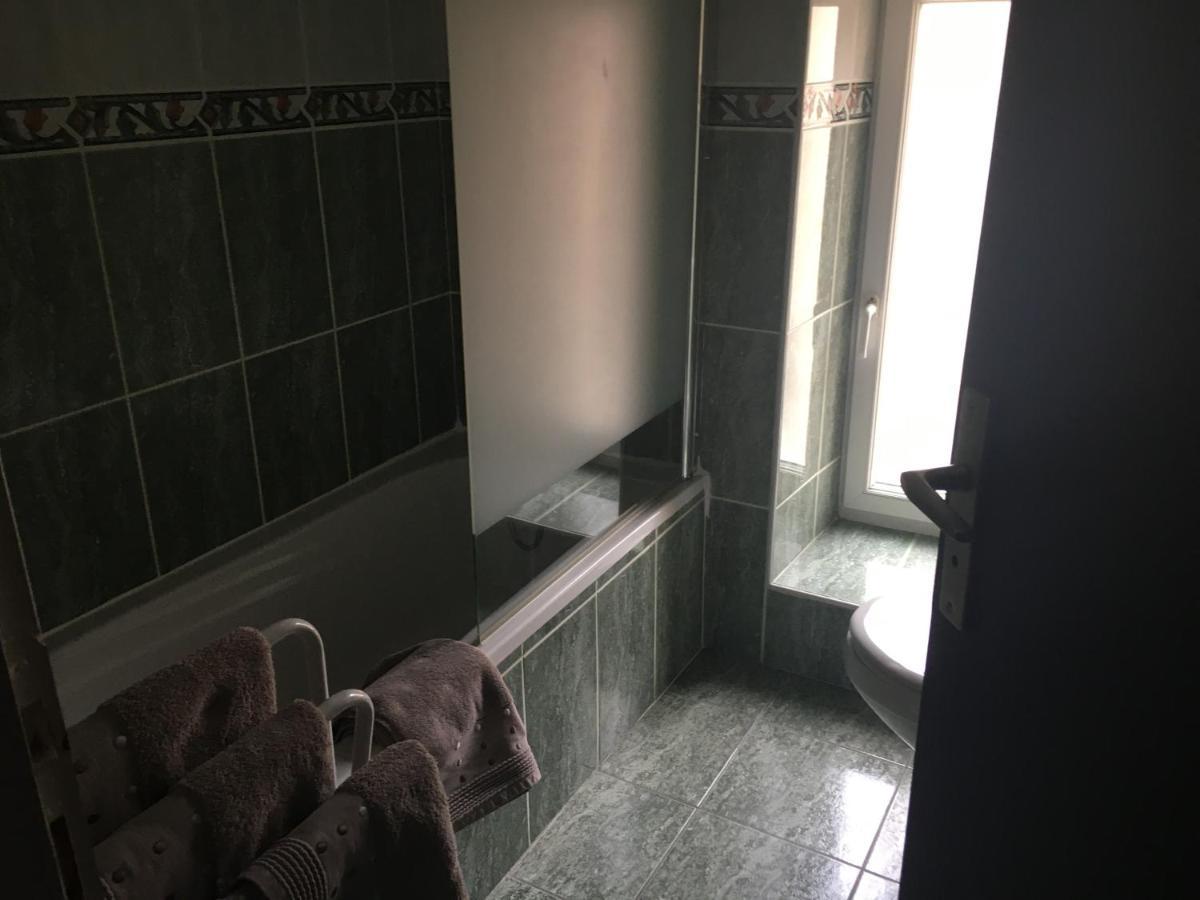 L'Un Des Sens Hotel Villefranche-de-Lonchat Esterno foto
