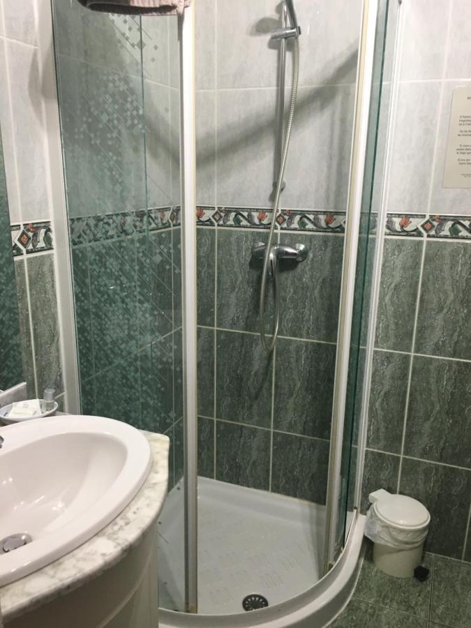L'Un Des Sens Hotel Villefranche-de-Lonchat Esterno foto