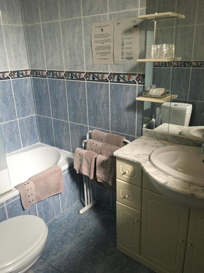 L'Un Des Sens Hotel Villefranche-de-Lonchat Esterno foto