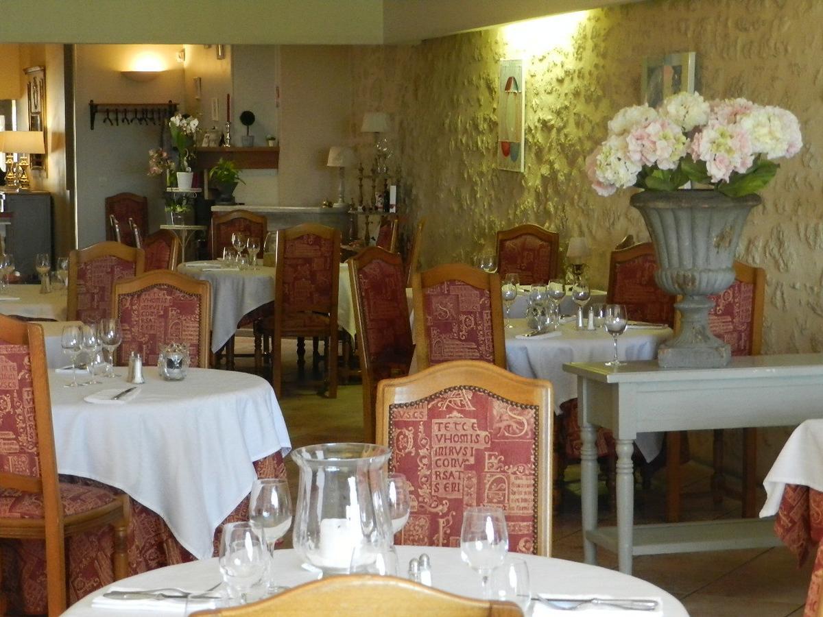 L'Un Des Sens Hotel Villefranche-de-Lonchat Esterno foto